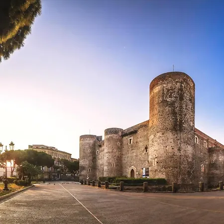 Dimora Alcantara A Due Passi Dal Castello Ursino